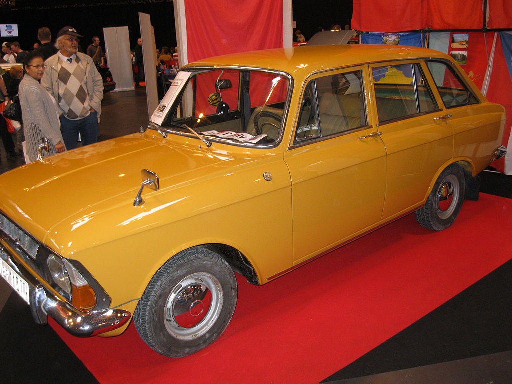 IZH_2125_Combi_(7915554118).jpg