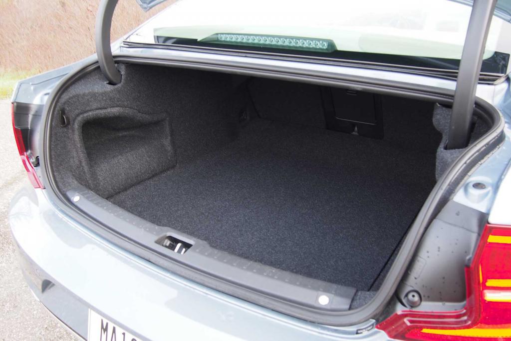 s90trunk.jpg