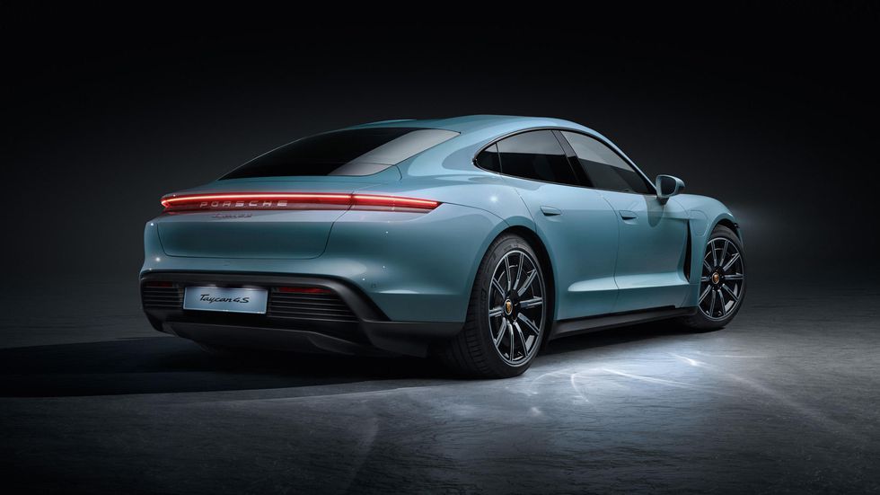 porshe-taycan-4s-006.jpg
