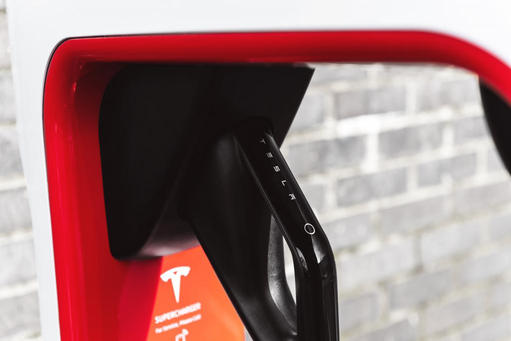 TESLA_SUPERCHARGER V3_PARK ROYAL_3.JPG