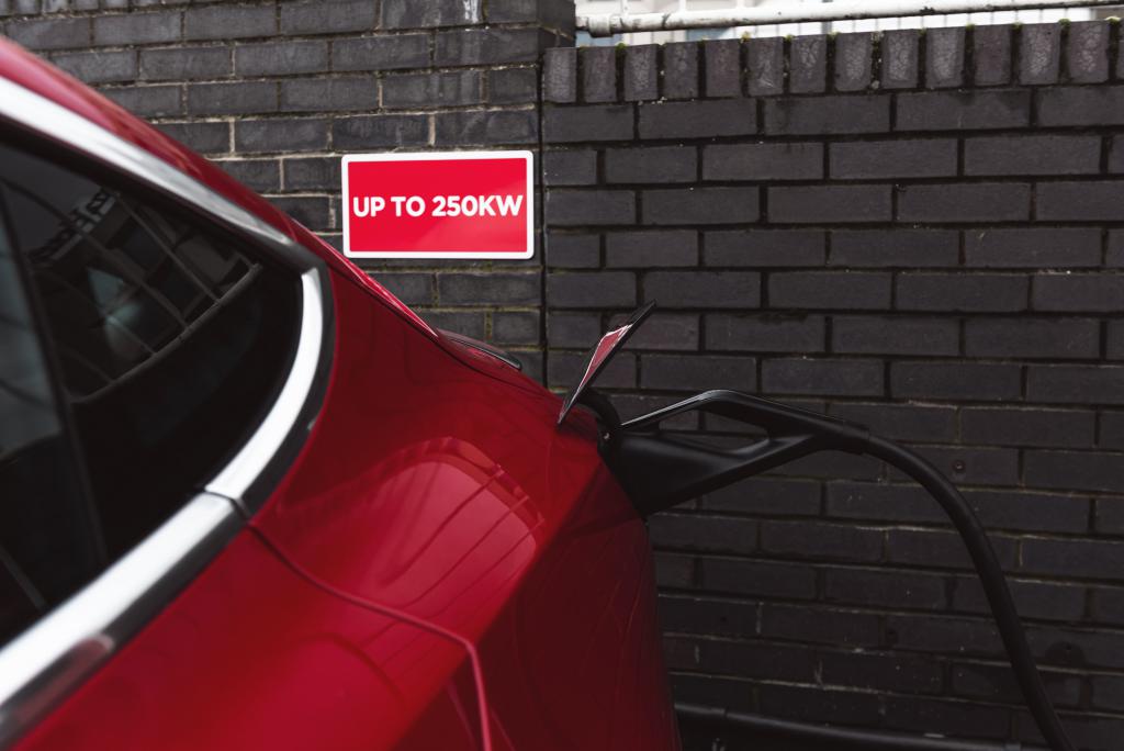 TESLA_SUPERCHARGER V3_PARK ROYAL_4.JPG