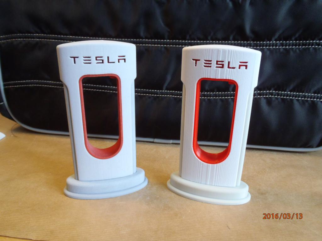 TESLA phonecharger.JPG