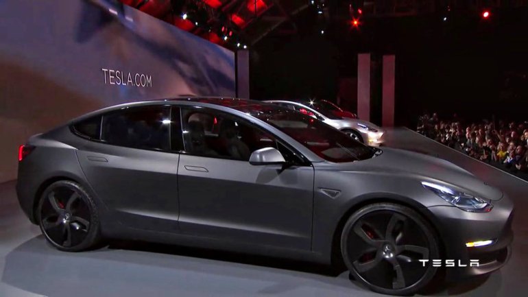 tesla1.jpg
