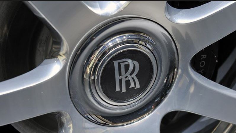 RR wheel caps.JPG