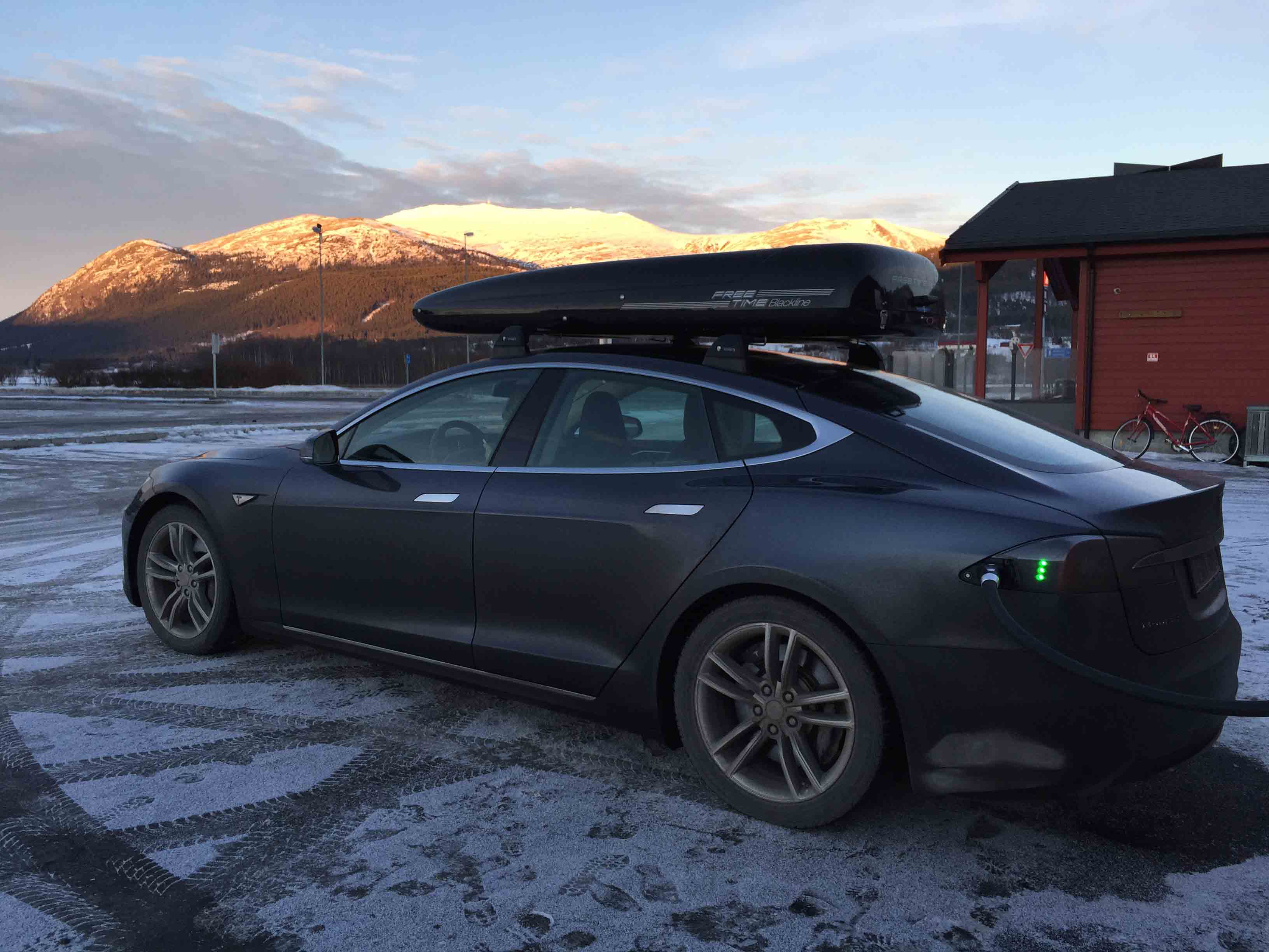 Fin utsikt från laddplatsen i Alvdal