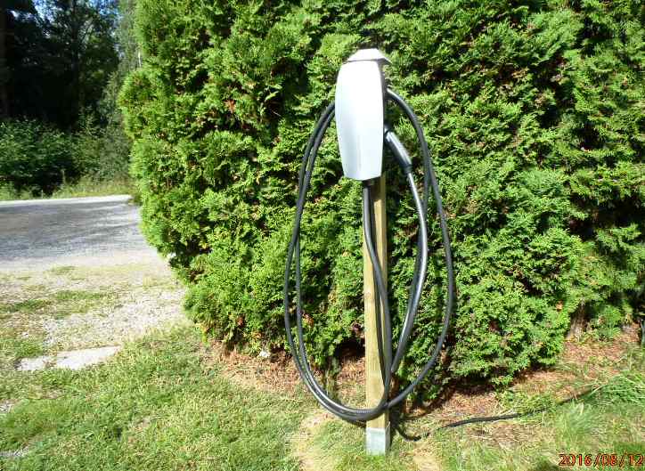 Wall connector_1.JPG