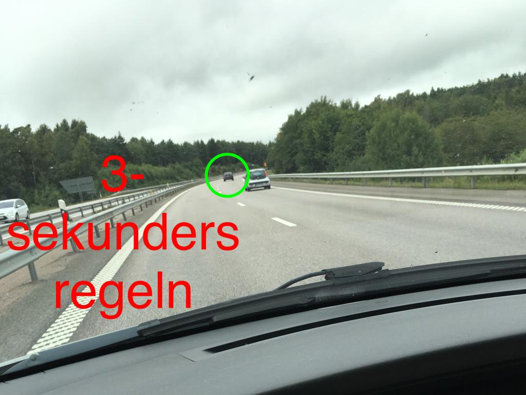 3 s, 130 km/h