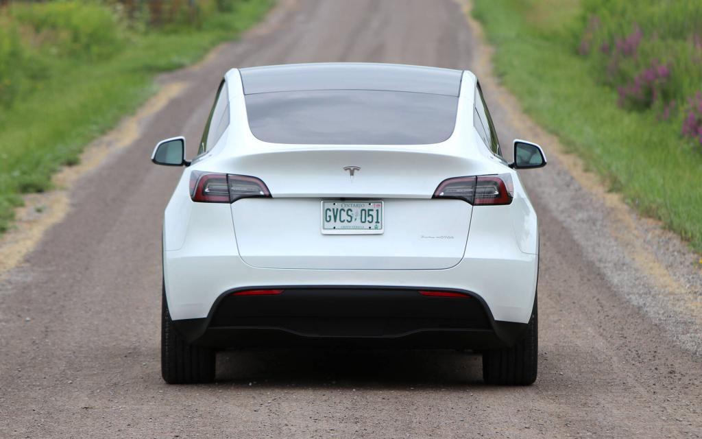 437332-tesla-model-y-2020-tracer-la-voie-une-fois-de-plus.jpg