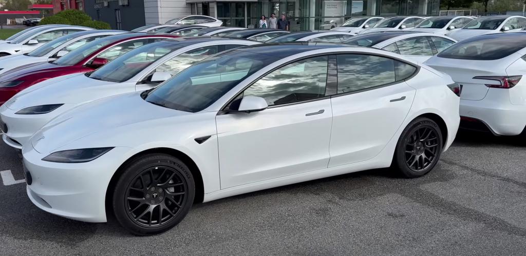 Model 3 Photon wheel cap.jpeg