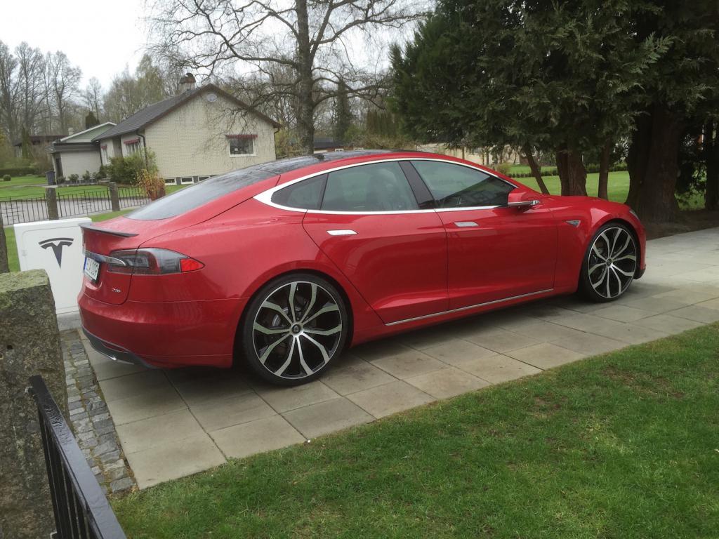 tesla 22%22.JPG