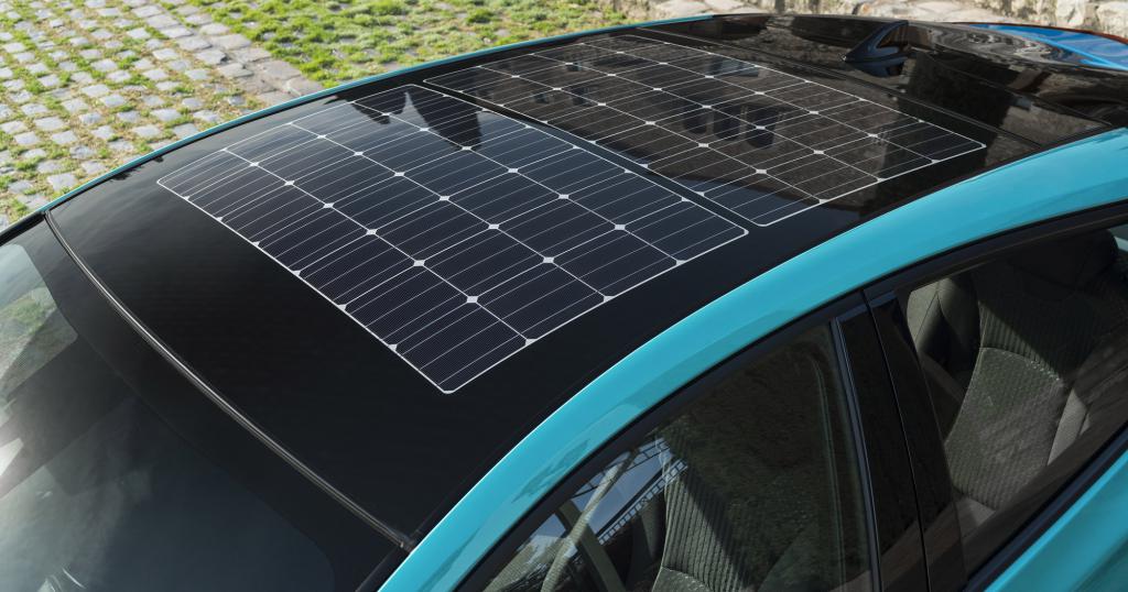 toyota-prius-plug-in-hybrid-2017-sollcellstak.jpg