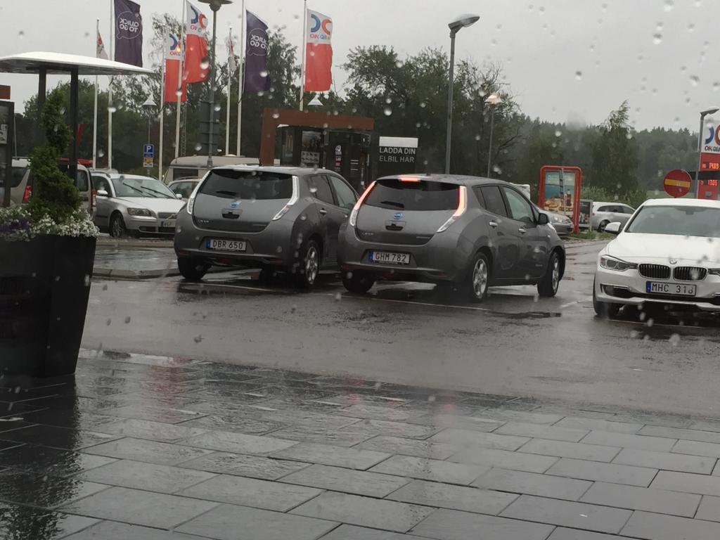 Kö vid mackdonalds laddaren