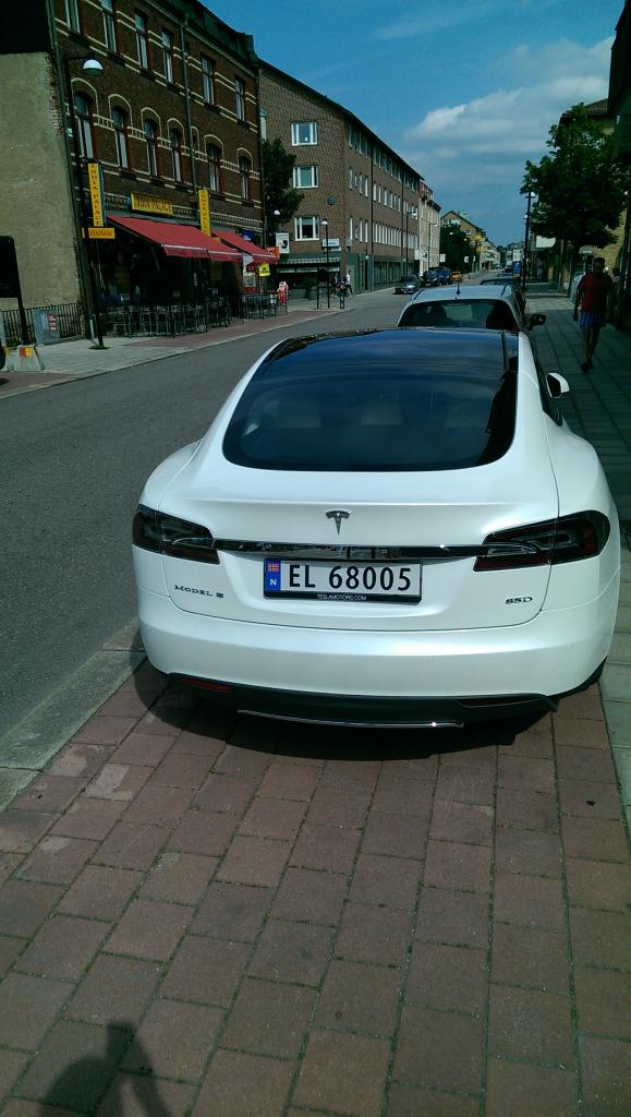 85D